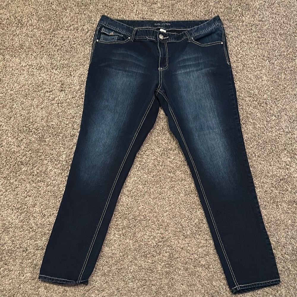 Maurices Jeans (RN 51783) with Spandex, Straight Leg, Frayed Hem - Size 20 Reg
